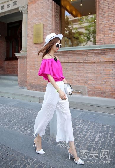 一字领上衣配裙子，淑女配裤子优雅