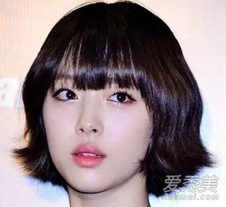 瘦脸和性感的短发适合各种脸型。