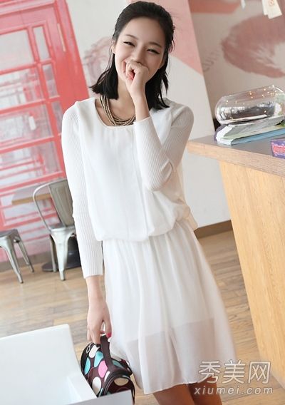 随着年龄的减少，春夏的服装显得甜美而优雅。