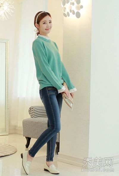 储存在秋装中的针织衬衫