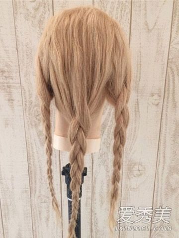 蓬松的三股辫子课程可以自己完成。