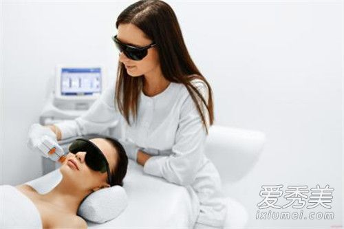 激光祛斑和抗黑是什么意思？激光去疤和防黑期持续多长时间