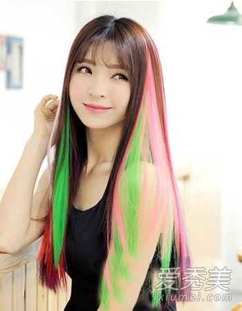 突出显示什么颜色看起来好?秋天的发型并不单调