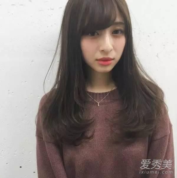 2017年,从春季和夏季最流行的十种刘海中选择一种!