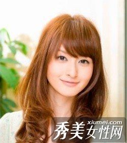 兔年6烫发性感成熟