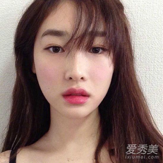 这些新鲜的小发型是女孩在春天开放的正确方式!