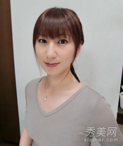 夏天怎么铁龙发?辫子的头发看得最清楚。