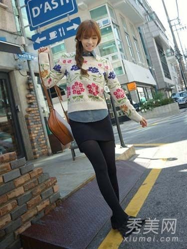 秋装搭配女装在街上看起来很流行