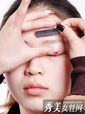 清新自然的OL化妆分9步完成