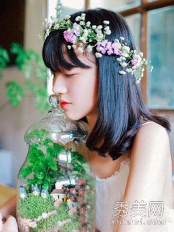 适合瓜子的齐肩长发和面部化妆多才多艺,容易打扮。