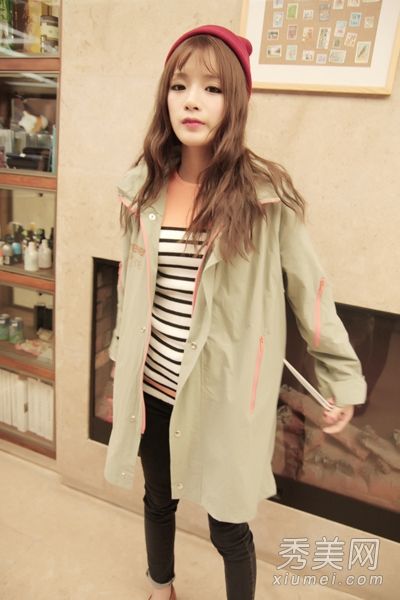 新的秋大衣很新鲜，很有气质