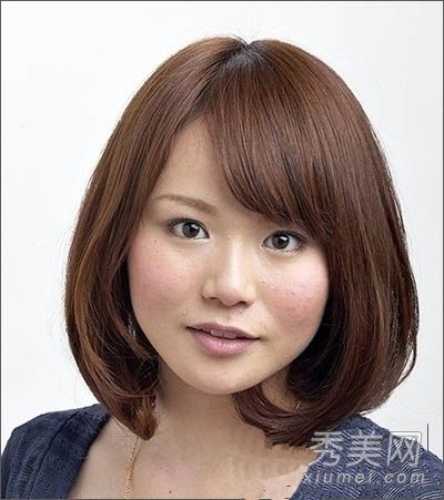 如何将一个美丽甜美的鲍勃和鲍勃的头绑在一起