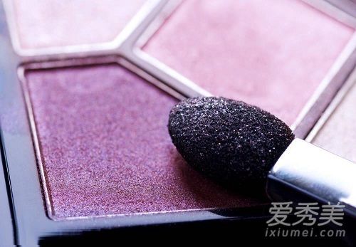眼影可以用作眉粉吗?如何防止眼影绽放