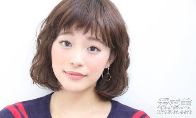 你喜欢什么样的短发和短发?卷发和波浪头是如此时尚!