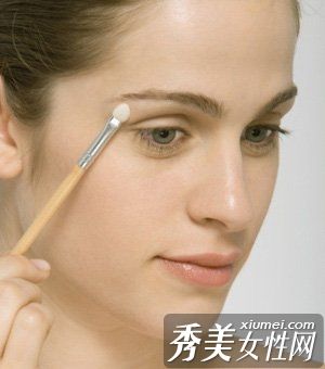 今年夏天最受欢迎的三种眼影