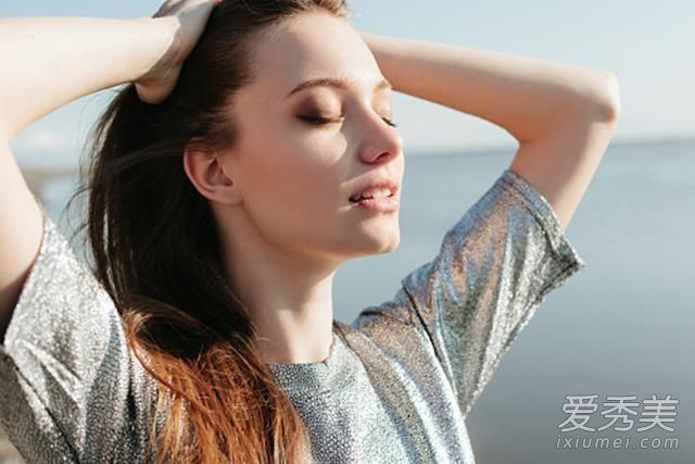 浅色短发与成人短发春季发型你最喜欢哪一种?