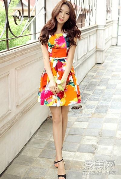 夏季浪漫印花连衣裙