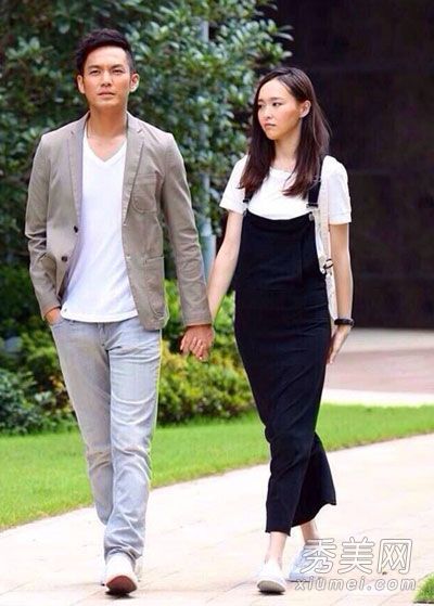 向唐嫣学习穿腰带裙打造甜美的学术风格