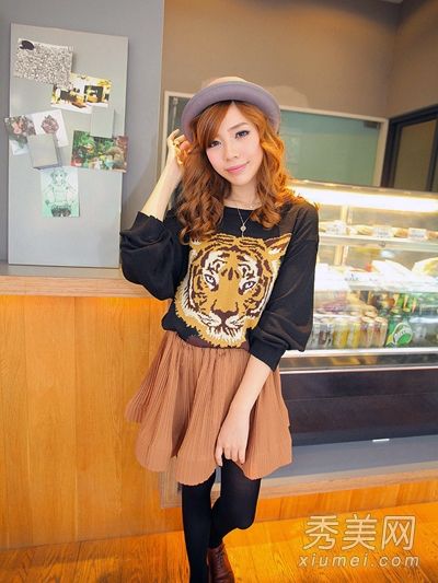 略胖的女孩用8种穿着方式显示出最瘦。