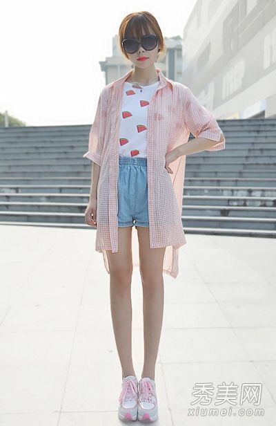 衬衫+T恤+短裤+鞋子