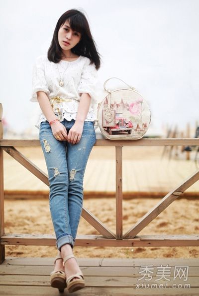 蕾丝女衬衫女士穿着优雅，气质好