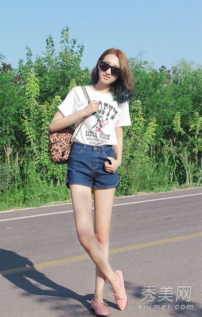 欧美街头整齐t恤牛仔短裤
