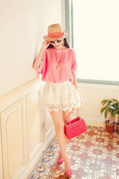 做一个时尚女孩的夏装蕾丝裙