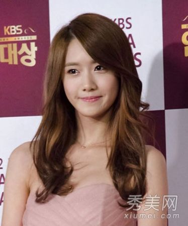 林尹安VS尹恩惠韩国热辣女演员卷发造型主键