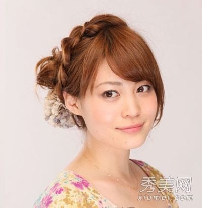 简单的韩国辫子盘发菜让夏天清新