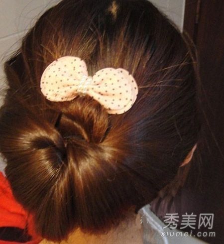 最简单的韩式发型，让你在工作中打造出一个出色的发型