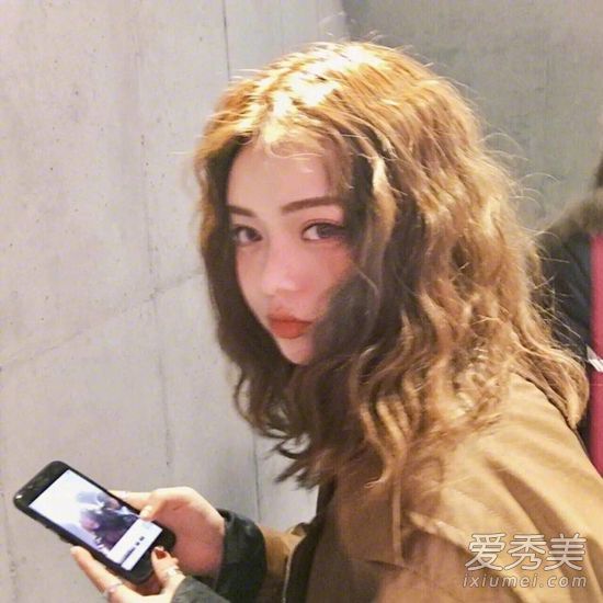 改变你的发型以跟上春天的步伐!这16个模型既漂亮又受欢迎。