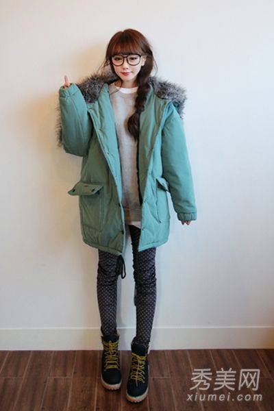 新款冬季棉衣一定很受韓國女孩的歡迎