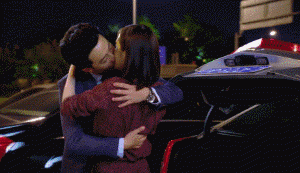 在毕业季节，学习“翻译”和“欢乐颂”的女性不会把她们的头发剪成职场接受包。