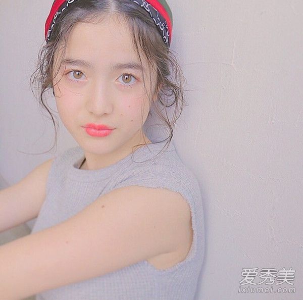 让我们大胆尝试一下吧!四种流行的发色让你看起来焕然一新。