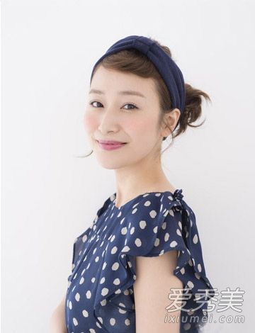 在春天和夏天学习!巧用带发带的短发快速换盘
