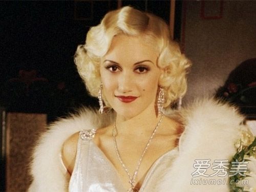 卷发波浪头教程4步DIY成为复古名人
