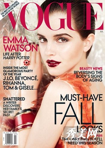 《時尚》雜誌7月號艾瑪·沃森表演性感唇妝