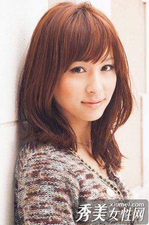 6春天和夏天美丽的梨花头是美丽的