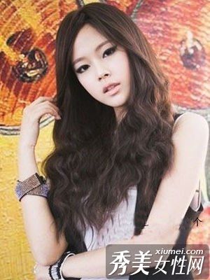 18-26岁女性的4种发型充满活力。
