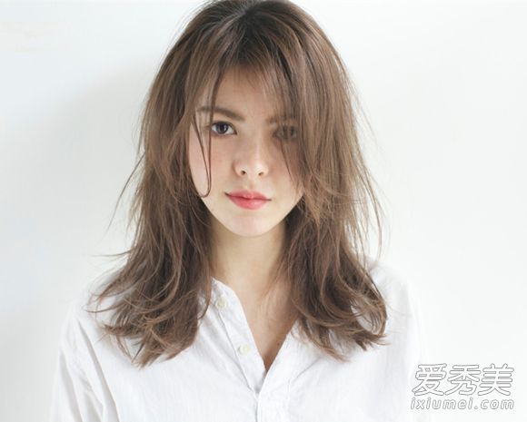 桃花开了！日本媒体勃然大怒，“8: 2小脸发”让你魅力四射