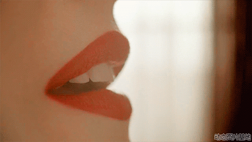 超級羨慕豐滿的嘴唇？x風格的繪畫讓薄唇女性擁有性感的雙唇。