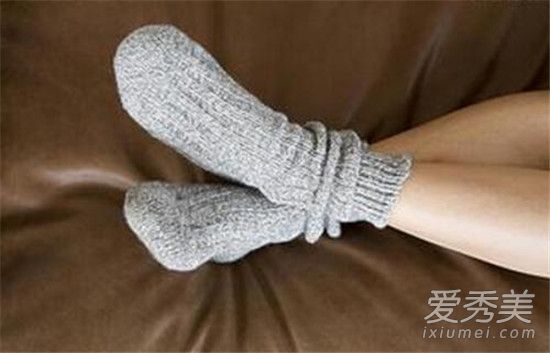 什么袜子在冬天看起来很好并且保暖？