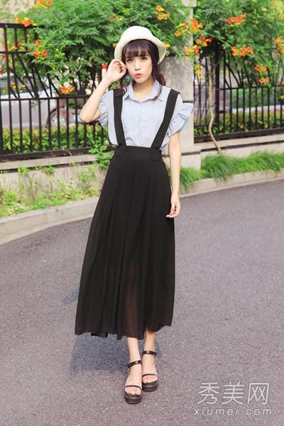 8种带背带的裙子，与学院派风格相匹配，以减少年龄，使人可爱。