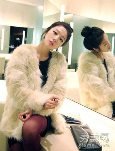 毛毛的外套时尚、大方、可爱、时尚。