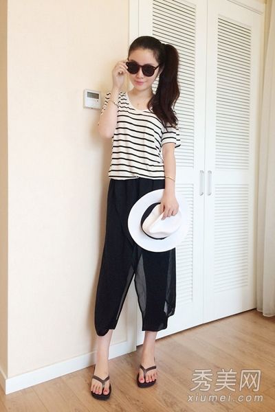 t恤配黑色哈兰裤,胖女孩看起来很瘦