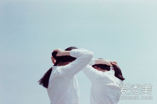 2017年,短发的风格是最值得一提的,图片指南的风格也发生了变化,引起了人们的关注。