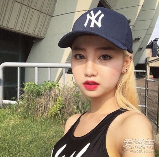 在秋天,女孩们必须剪下男人的头发颜色,做16个秋天的美人