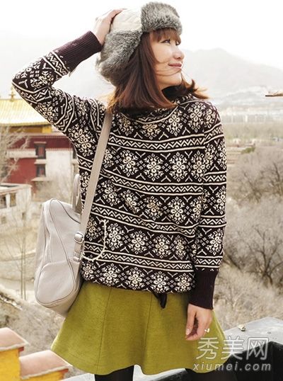 冬季女装与今冬最时尚的内饰服装相搭配。