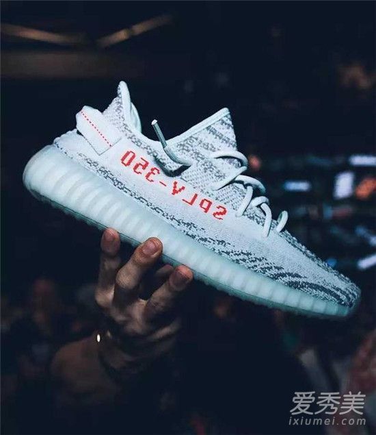 2018年继续由耶兹绘画吗？全新yeezybost 350v2 bluetint开放预订！
