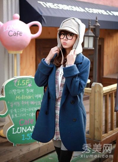 身材矮小的女孩穿8种长长的法拉身体线条